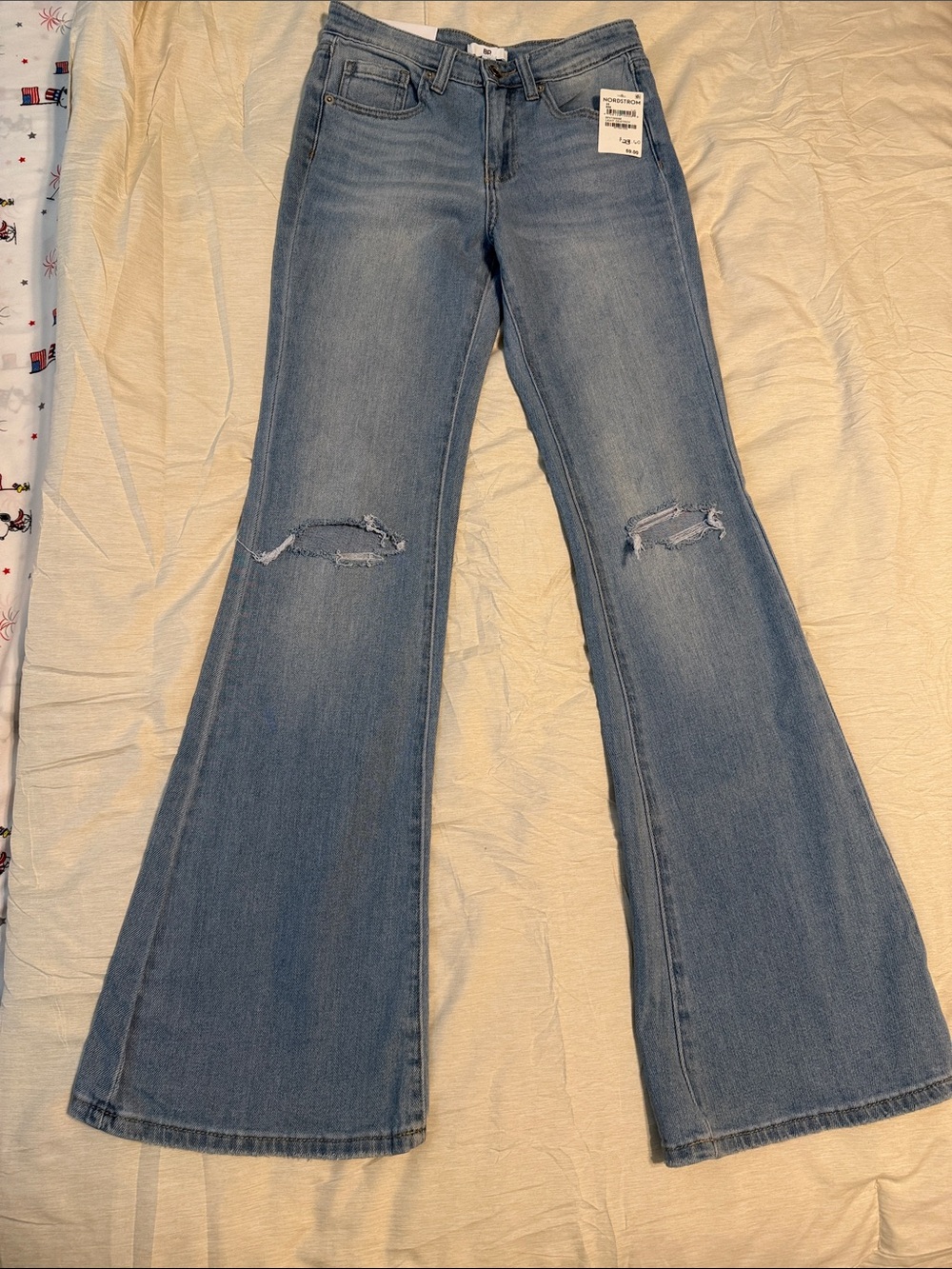 BP Size 25 NWT Women’s Light Blue Flare Jeans - Classic Distressed Knee Design